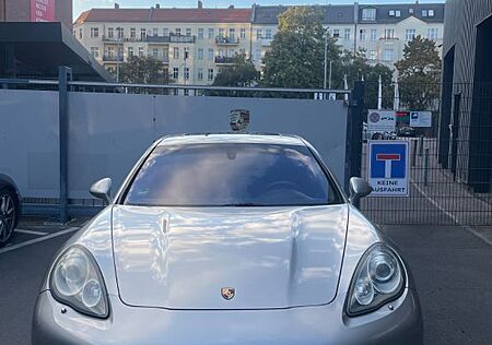 Porsche Panamera 4S S