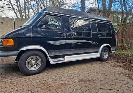 Dodge RAM Van 1500 mit zus. Handgas für gehandicapte