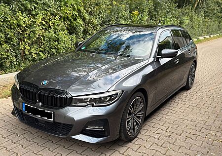 BMW 320d M Paket, Head Up, Pano, 360°, Harman Kardon
