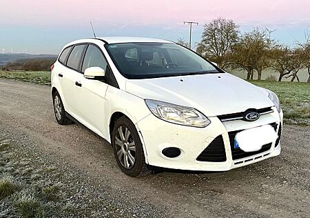 Ford Focus 1,0 Turnier Ambiente Austauschmotor