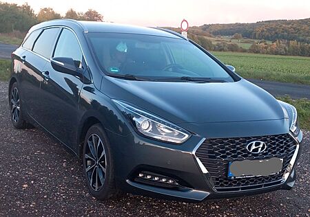 Hyundai i40 blue 1.6 GDI Space Space