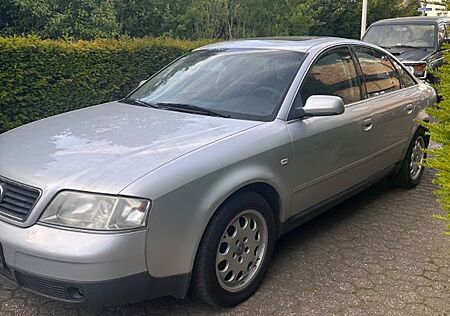 Audi A6 2.4 - Silber