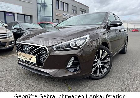 Hyundai i30 Intro SHZ LENKRADH KAM