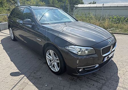 BMW 525d xDrive Touring A Luxury Line Professional