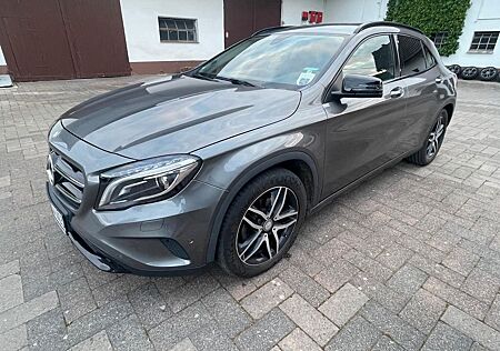 Mercedes-Benz GLA 200 d Urban Night