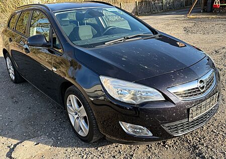 Opel Astra J 1.7 CDTI Sports Tourer Design Edition