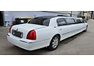 Lincoln Town Car Stretchlimousine Limousine Weiss Royale