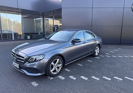Mercedes-Benz E 200 Autom. - mit Mercedes Garantie