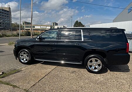 Chevrolet Suburban 5.3 V8 4WD 360 PS Leder TV CarPlay