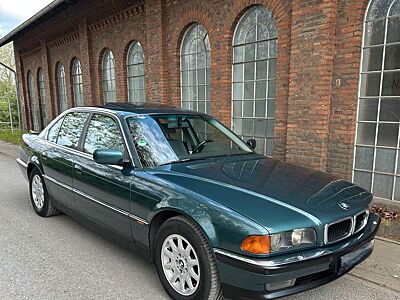 BMW 740i E38