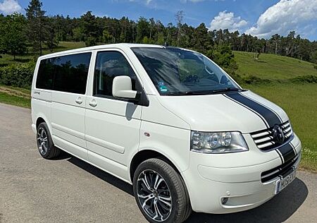 VW T5 Multivan Volkswagen United 2,5l 174 PS super gepflegt