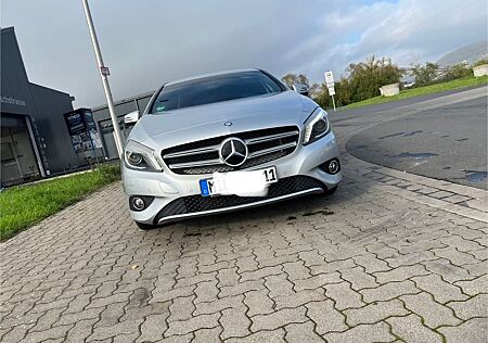 Mercedes-Benz A 180 BlueEFFICIENCY TÜV NEU