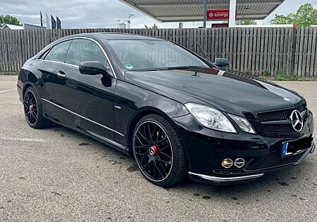 Mercedes-Benz E 250 Mercedes CGI 60.000 km TÜV neu