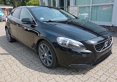 Volvo V40 Momentum 1.6 D Sitzheizung AHK PDC