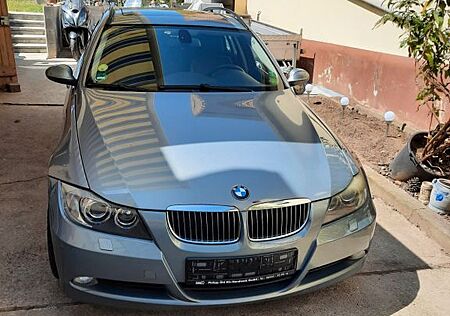 BMW 325i Touring -