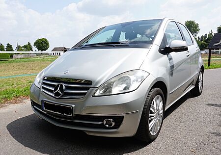 Mercedes-Benz A 160 ELEGANCE Autotronic ELEGANCE