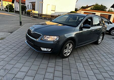 Skoda Octavia Combi Ambition 4x4 AHK