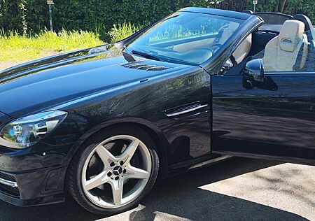 Mercedes-Benz SLK 200 - AMG Line