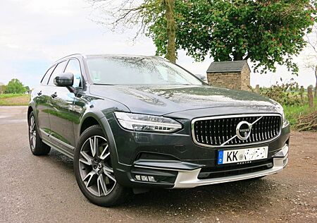 Volvo V90 Cross Country , Pano, Massage, Garantie,PRO