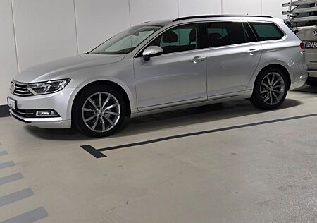 VW Passat Variant Volkswagen 2.0 TDI DSG Comfortline Varia...