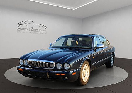 Jaguar Daimler Super V8 BLAU/BEIGE! TOP-ZUSTAND!