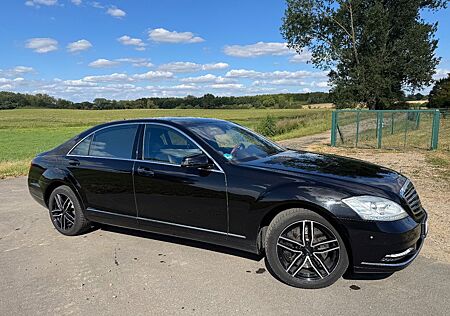Mercedes-Benz S 500 4MATIC BlueEFFICIENCY L - Vollausstattung