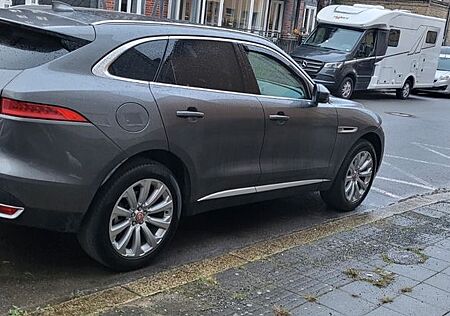 Jaguar F-Pace 20d AWD Prestige Automatik Prestige