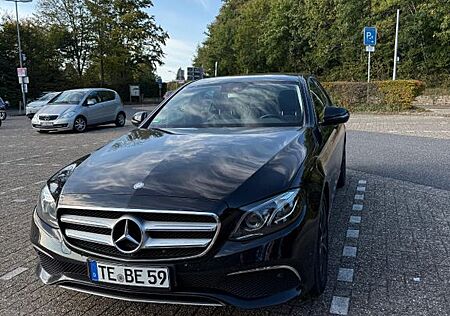 Mercedes-Benz E 200 AVANTGARDE Autom. 9G-tron. Widescreen