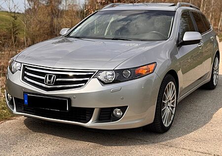 Honda Accord Tourer 2.4 Schalter 201 PS Sehr gepflegt