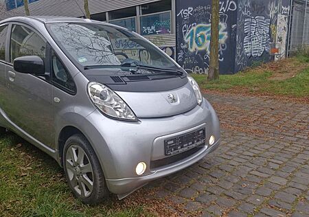 Peugeot iOn Elektro inkl Batterie