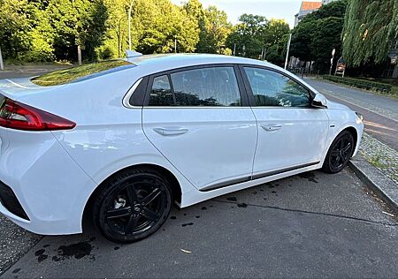 Hyundai Ioniq 1.6l GDi PLUG-IN HYBRID Premium Premium