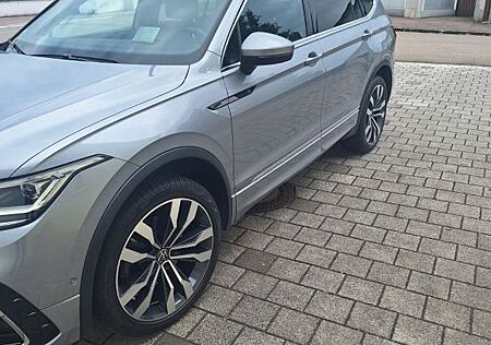 VW Tiguan Allspace Volkswagen 2.0 TSI OPF 180kW DSG 4MOTIO...