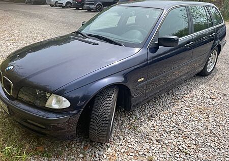 BMW 320i touring E46