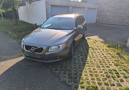 Volvo V70 D5 AWD Momentum Geartronic Momentum