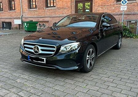 Mercedes-Benz E 220 d 4MATIC Autom. -