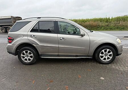 Mercedes-Benz ML 320 CDI 4MATIC -| 303.405 km | AHK | Xenon |