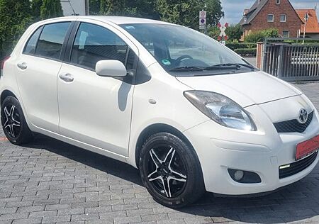 Toyota Yaris Life