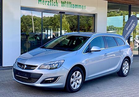 Opel Astra J Sports Tourer Exklusiv Navi Klima LED