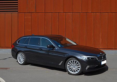 BMW 530d xDrive Luxury Line|Kamera|LED|AHK|Standhzg.