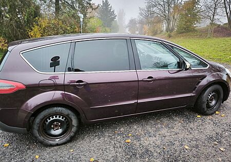 Ford S-Max 2,0 TDCi 124kW DPF Titanium Titanium, AHK