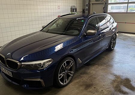 BMW M550d xDrive Touring A M