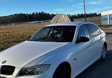 BMW 325xi -