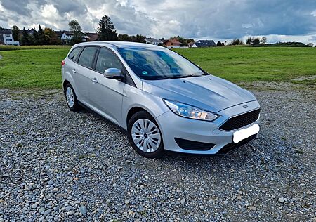 Ford Focus 1,5TDCi Navi/PDC/Sitzheizung