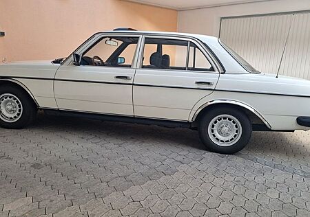 Mercedes-Benz 200