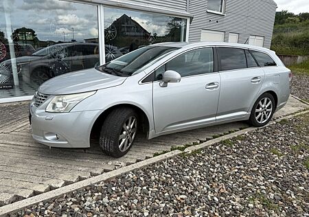 Toyota Avensis Kombi Executive 2.0 D 4 D