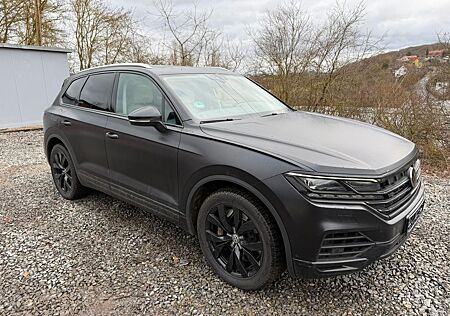 VW Touareg Volkswagen Elegance 4Motion,AHK,Voll Leder,8V