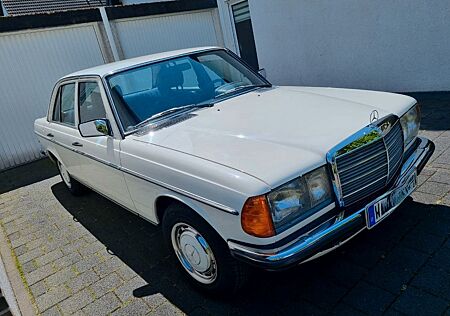 Mercedes-Benz 280 E, W123, Toppzustand, erst 91000 KM