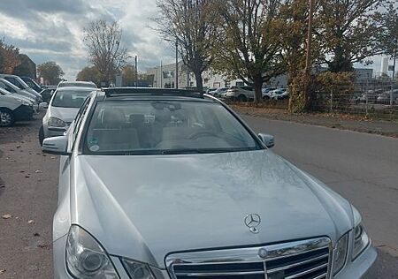 Mercedes-Benz E 350 Panoramadach Rückfahrkamera KEYLESS-GO