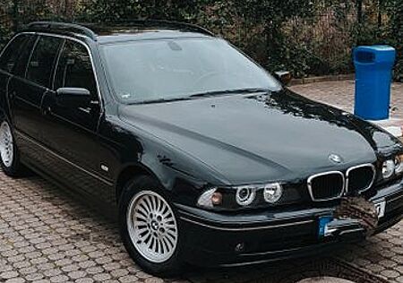 BMW 520i A Highline Sport touring Highline Sport