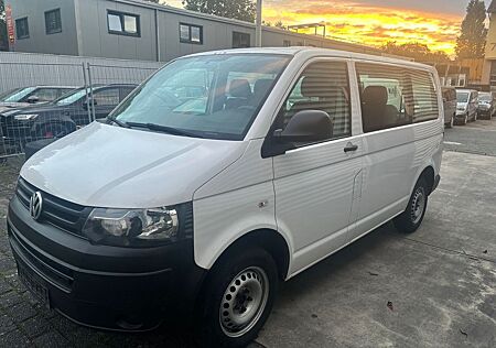 VW T5 Transporter Volkswagen 5 Sitzer Top Zustand AHK